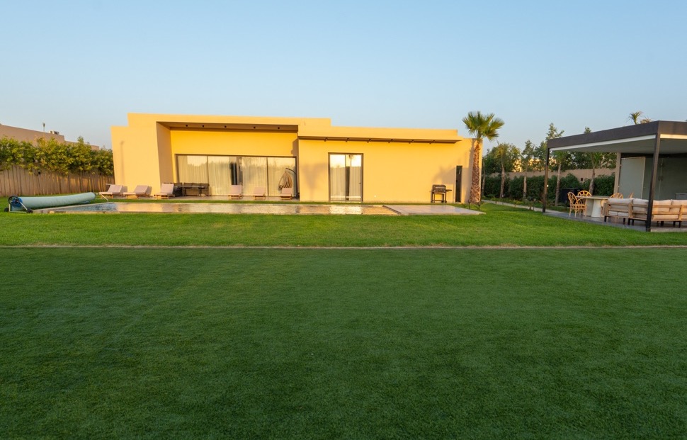 Fa&ccedil;ade de la Villa Soraya vue depuis le jardin