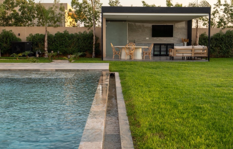 Piscine et pool house de la Villa Soraya
