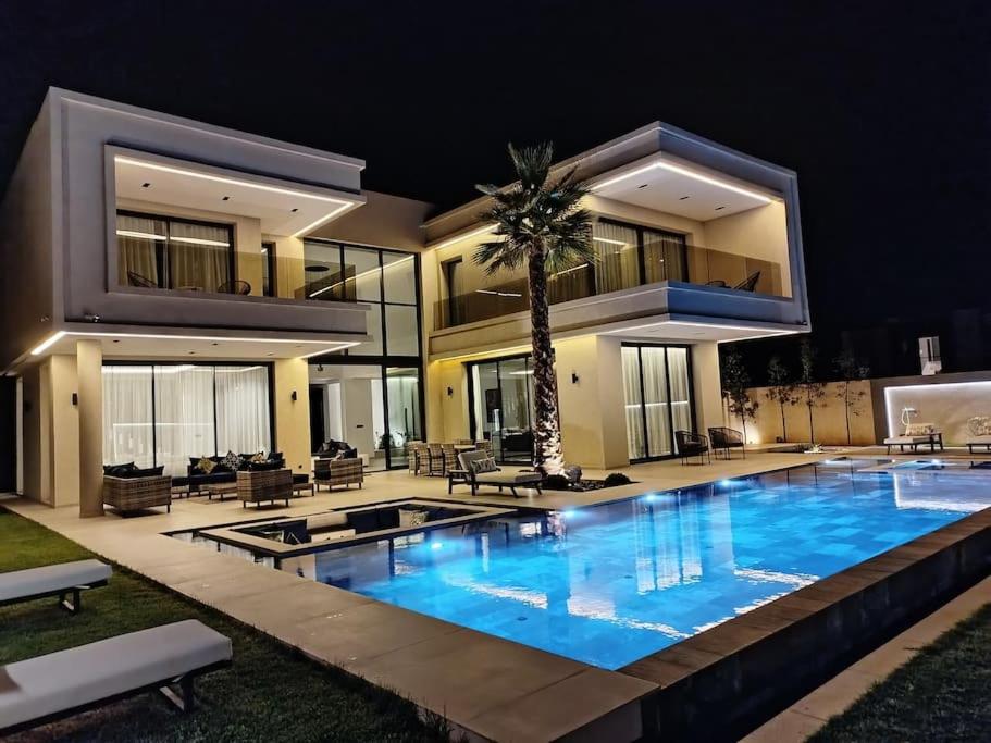 Tendances 2025 de la décoration intérieure au Maroc : tradition, modernité… et pragmatisme